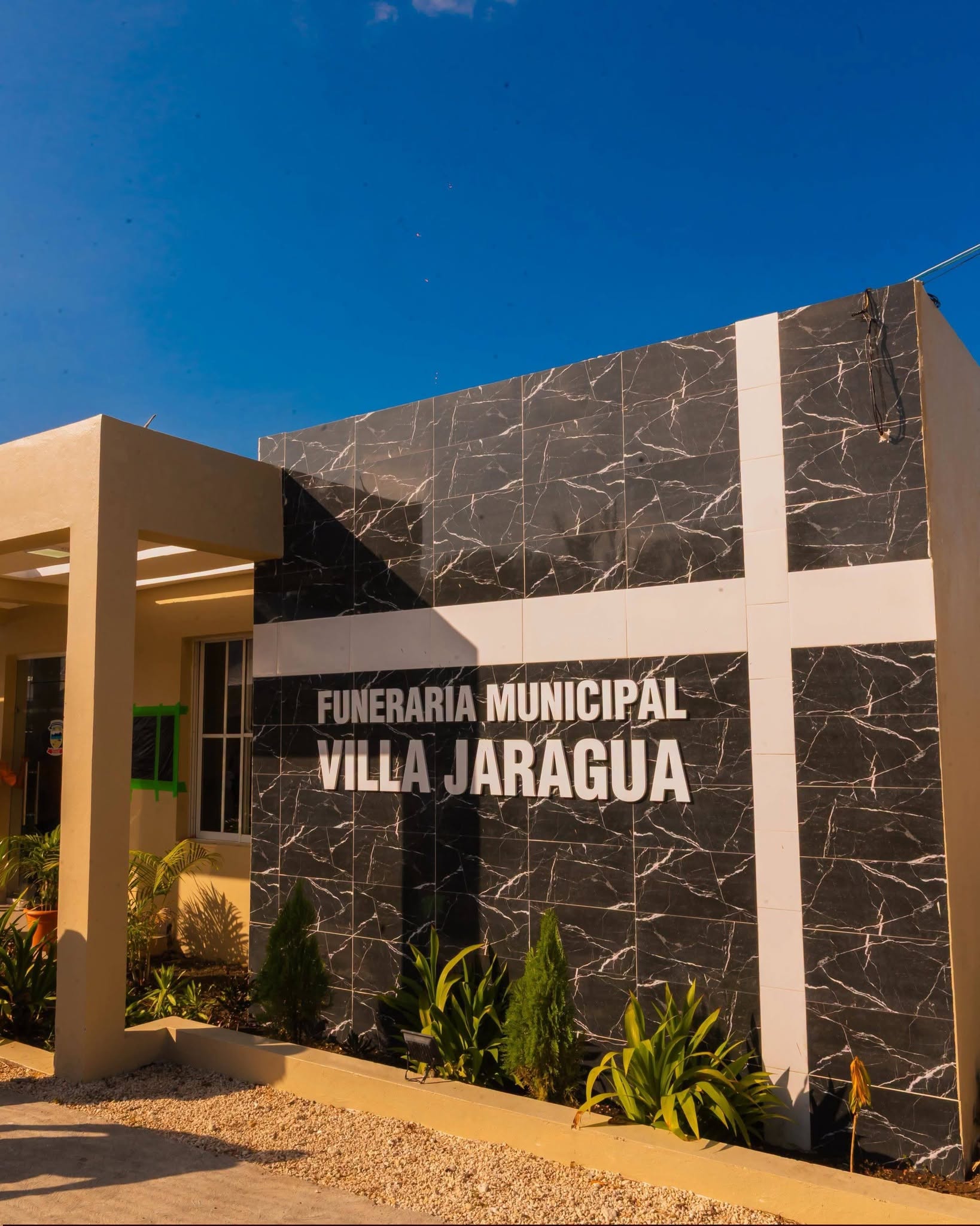 Gobierno inaugura funeraria municipal en Villa Jaragua